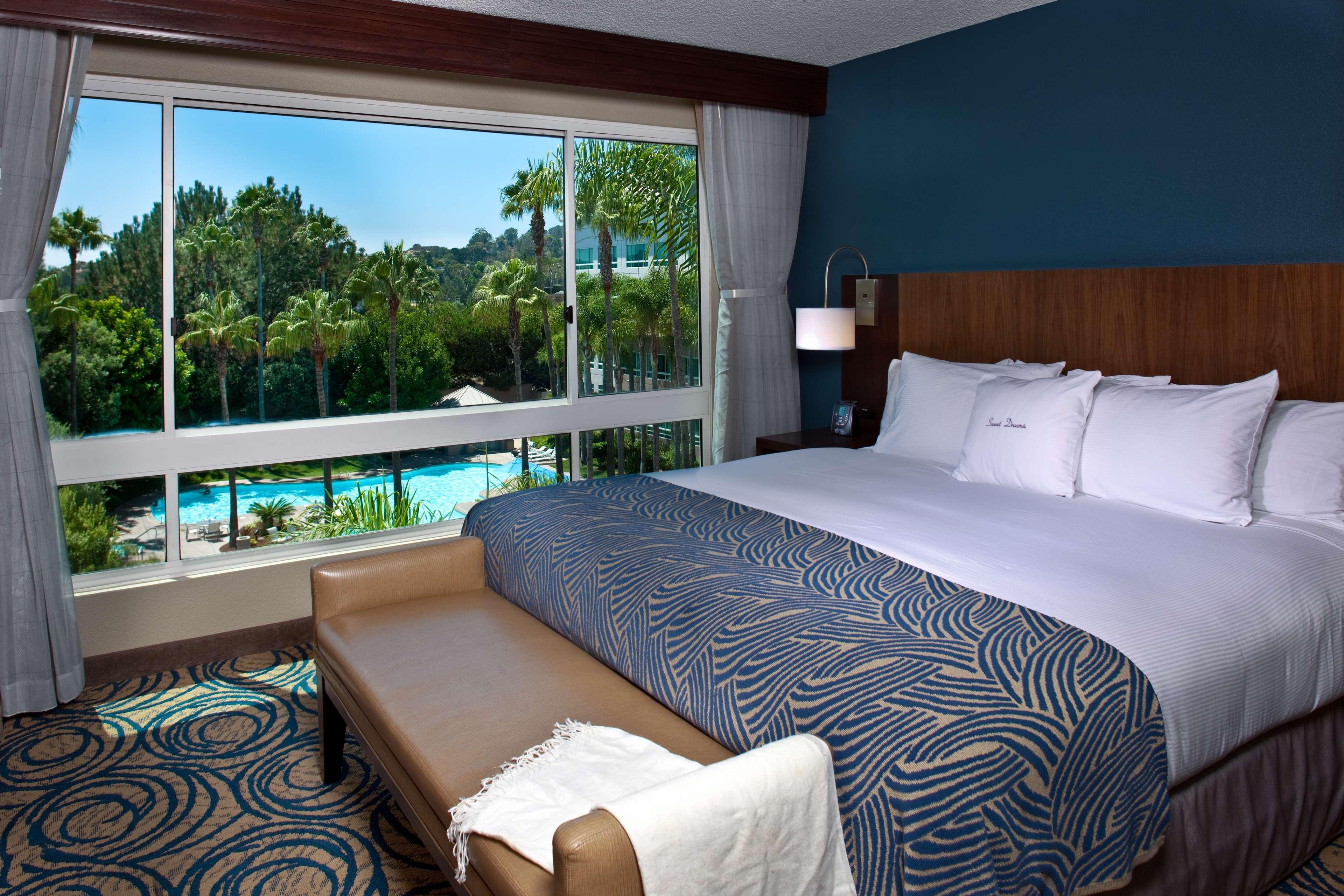Doubletree By Hilton San Diego Del Mar Exterior photo