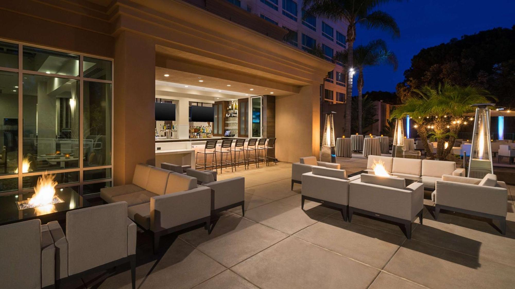 Doubletree By Hilton San Diego Del Mar Exterior photo
