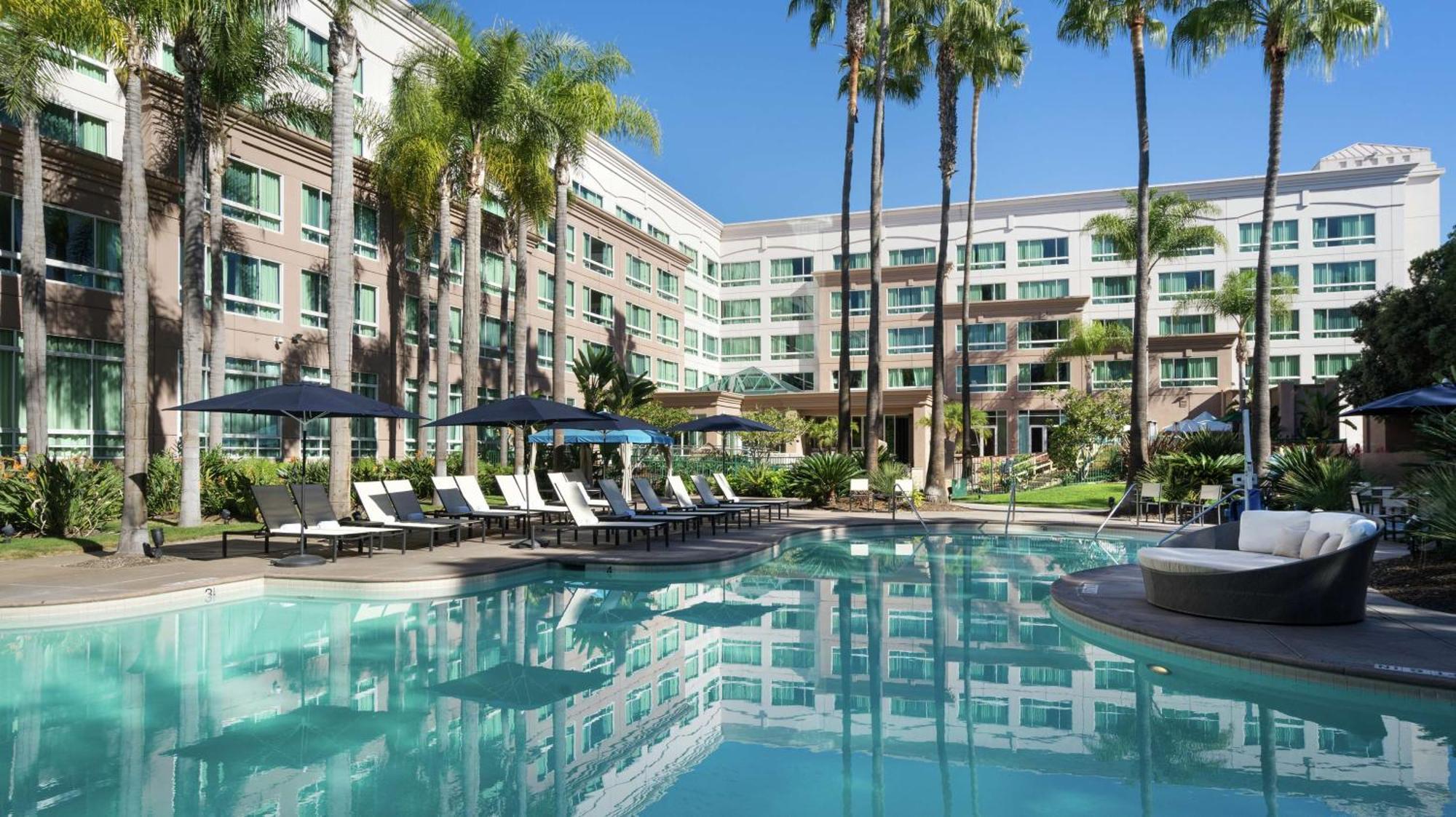 Doubletree By Hilton San Diego Del Mar Exterior photo