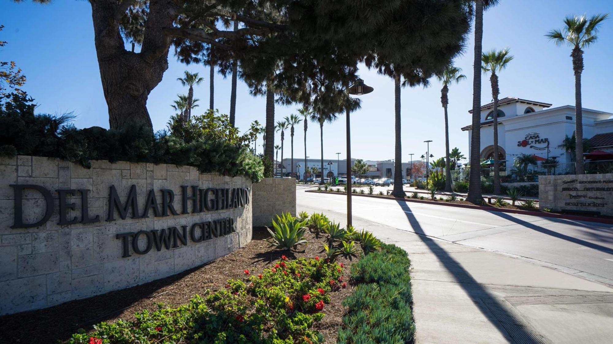 Doubletree By Hilton San Diego Del Mar Exterior photo