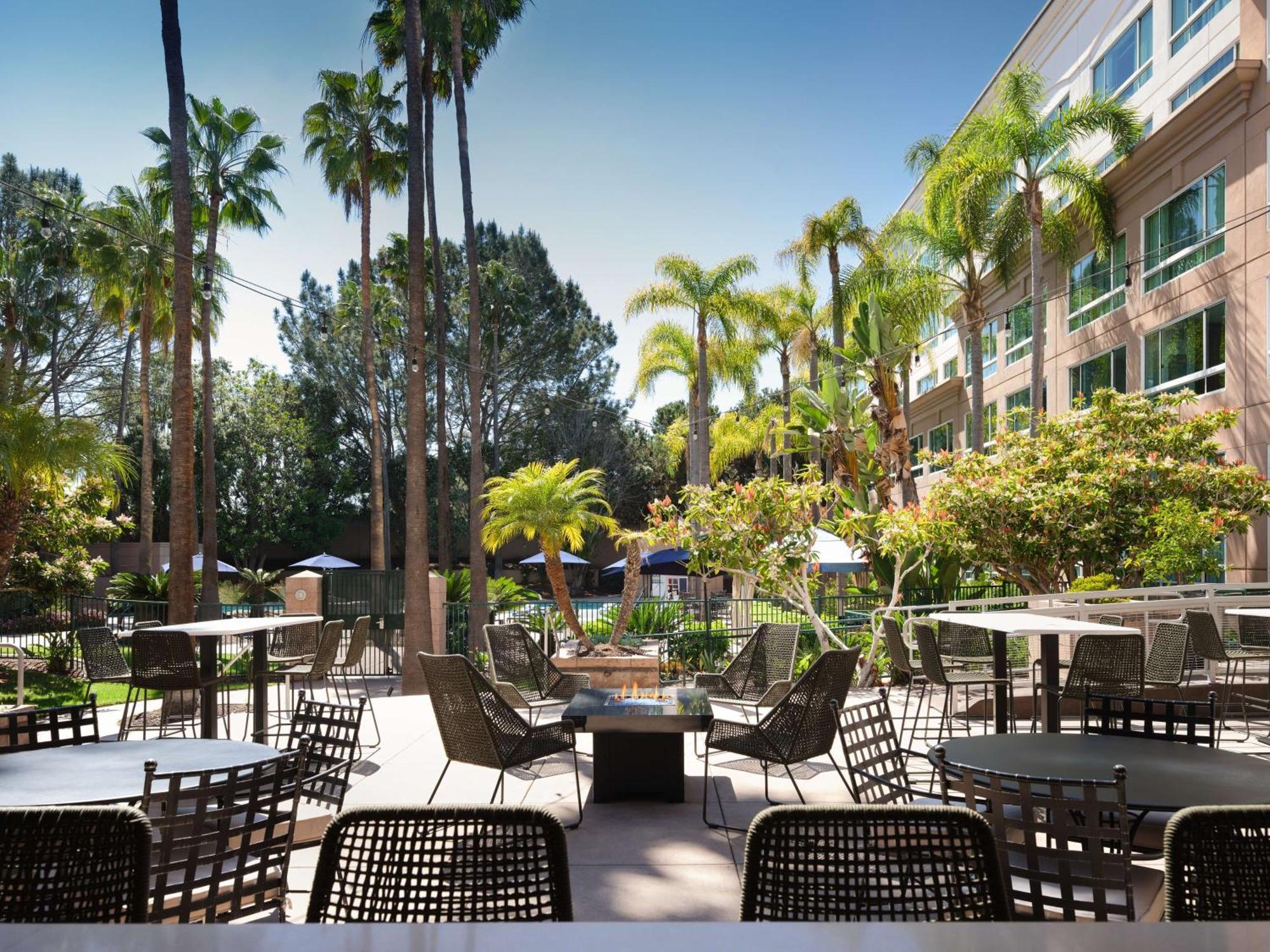 Doubletree By Hilton San Diego Del Mar Exterior photo
