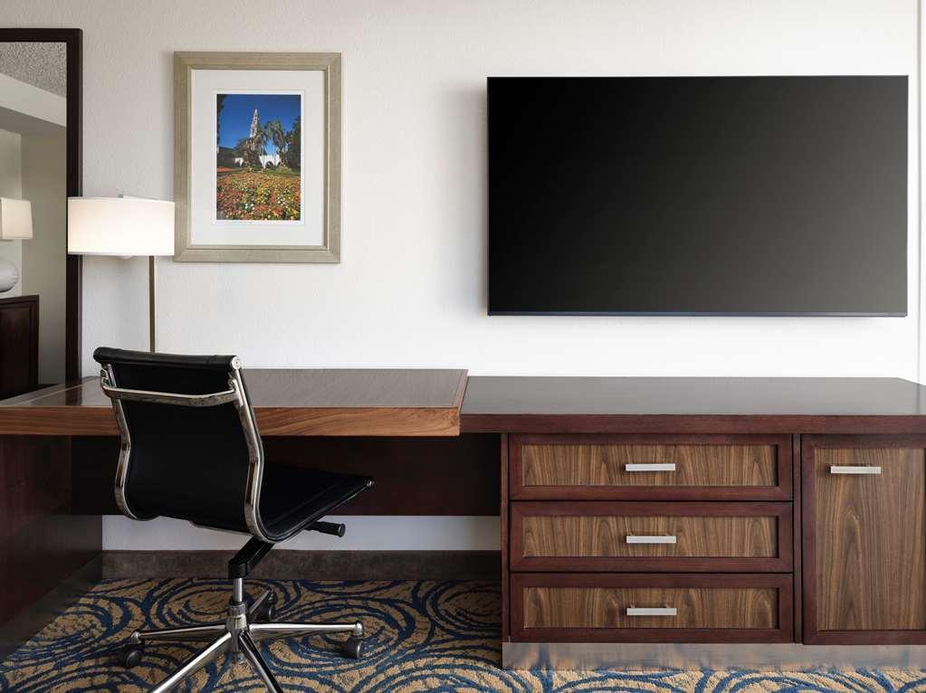 Doubletree By Hilton San Diego Del Mar Room photo